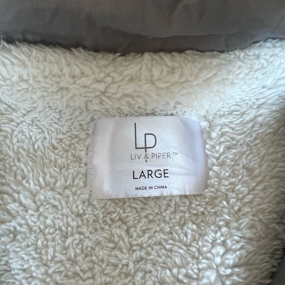 Liv & Piper faux fur hooded jacket size large - Picture 7 of 8